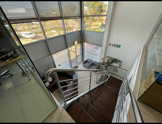 165M² OFFICE TO LET IN BRACKENFELL INDUSTRIAL